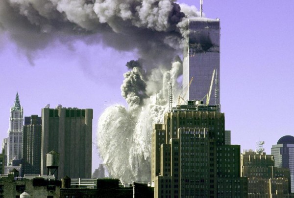 11η Σεπτεμβρίου: Πέρασαν 13 χρόνια από την ημέρα που σόκαρε τον κόσμο - Η στιγμή της κατάρρευσης των Δίδυμων Πύργων [photos] - Φωτογραφία 22