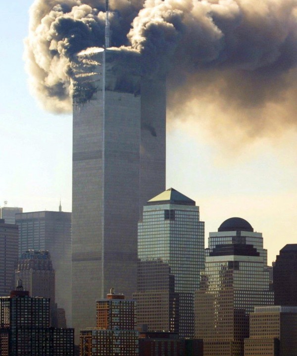 11η Σεπτεμβρίου: Πέρασαν 13 χρόνια από την ημέρα που σόκαρε τον κόσμο - Η στιγμή της κατάρρευσης των Δίδυμων Πύργων [photos] - Φωτογραφία 8