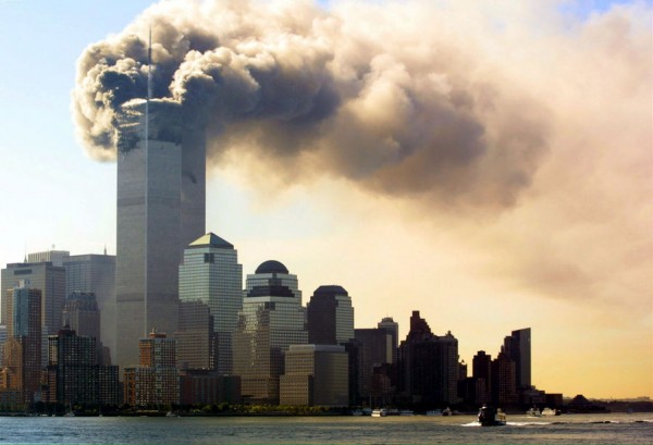 11η Σεπτεμβρίου: Πέρασαν 13 χρόνια από την ημέρα που σόκαρε τον κόσμο - Η στιγμή της κατάρρευσης των Δίδυμων Πύργων [photos] - Φωτογραφία 9