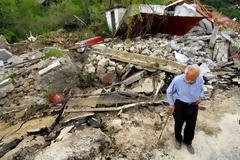 Η γη τους κατάπιε τα σπίτια και το κράτος τους ζητάει τον ΕΝΦΙΑ! Αγανάκτηση στο Ροπωτό Τρικάλων [photos]