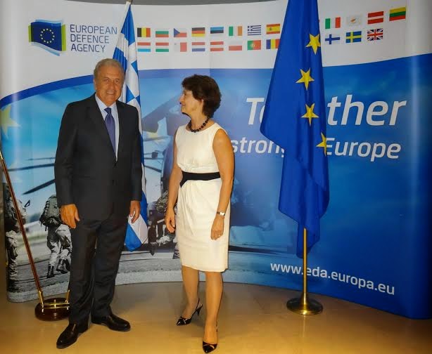 Συνάντηση ΥΕΘΑ Δημήτρη Αβραμόπουλου με τη Γ.Δ. του ΕΟΑ, τον Πρόεδρο του Ευρωκοινοβουλίου Martin Schulz και άλλους Ευρωπαίους αξιωματούχους στις Βρυξέλλες - Φωτογραφία 1