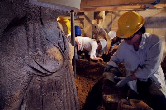 Το μεγάλο μυστικό – Ο επόμενος τοίχος του τάφου της Αμφίπολης απαντάει στα ερωτήματα - Φωτογραφία 1