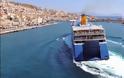 Δείτε το απίστευτο παρκάρισμα ενός πλοίου στη Σύρο μέσα σε 3 λεπτά [video]
