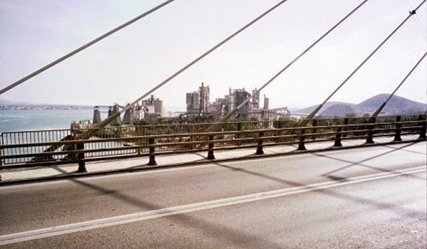 Χαλκίδα: Αίσιο τέλος για τον 27χρονο που πήδησε από την γέφυρα - Φωτογραφία 1