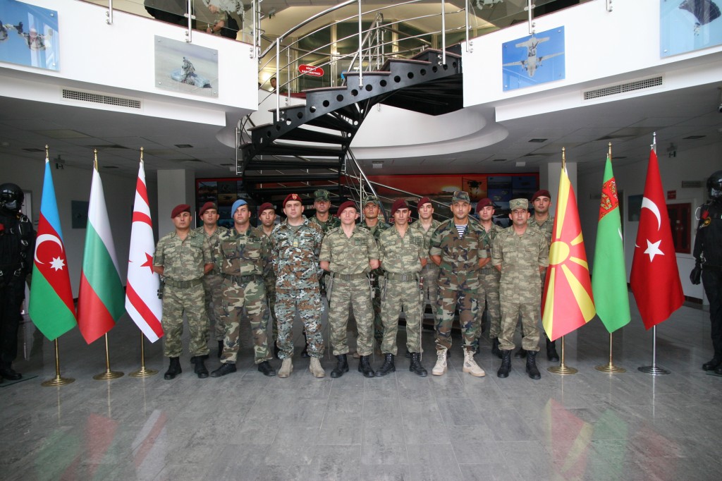 ΣΟΚ: Οι Τούρκοι εκπαιδεύουν Σκοπιανούς Αλεξιπτωτιστές σε κέντρο Ειδικών Δυνάμεων; [photos] - Φωτογραφία 2