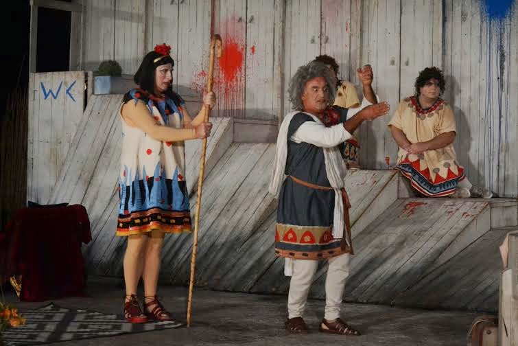Τον Πέτρο Φιλιππίδη στο ρόλο της Ηλέκτρας παρακολούθησαν οι φίλοι της κωμωδίας στο Πολιτιστικό Φεστιβάλ Δήμου Αμαρουσίου - Φωτογραφία 3