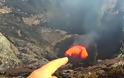 Δείτε τον Έλληνα που έβγαλε selfie μέσα στον κρατήρα ενεργού ηφαιστείου... [video]