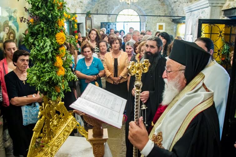 Ακολουθία του Εσπερινού και των Χαιρετισμών του Τιμίου Σταυρού στην Ιερά Μονή Γοργοεπηκόου Νεστάνης Μαντινείας - Φωτογραφία 11