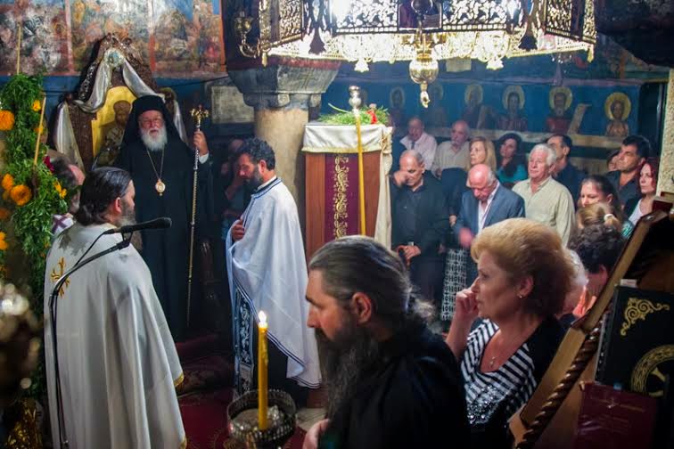 Ακολουθία του Εσπερινού και των Χαιρετισμών του Τιμίου Σταυρού στην Ιερά Μονή Γοργοεπηκόου Νεστάνης Μαντινείας - Φωτογραφία 8