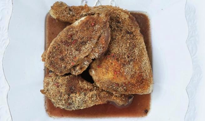 Η συνταγή της ημέρας: Κοτόπουλο κρασάτο στο φούρνο με κρούστα 3 πιπεριών - Φωτογραφία 1