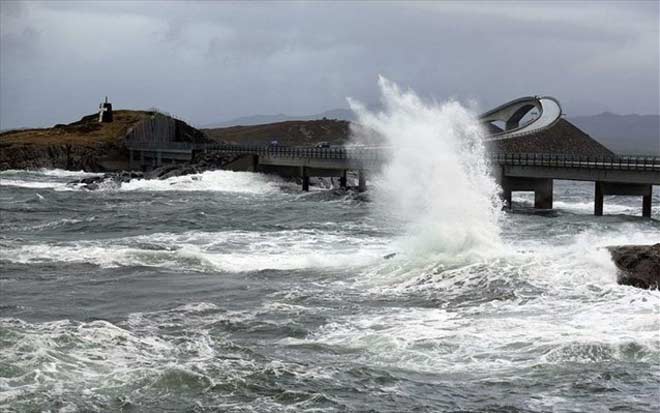ΑΠΙΣΤΕΥΤΟ: Αυτός είναι πιο επικίνδυνος αυτοκινητόδρομος στον κόσμο... [photo+video] - Φωτογραφία 5