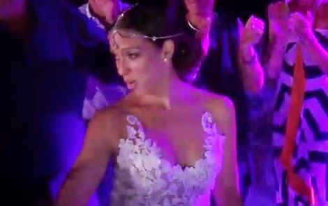 Ο παραμυθένιος γάμος του ιδιοκτήτη του Nammos: Το τσιφτετέλι της Κουβανής νύφης για το οποίο παραμιλά όλη η Μύκονος [video] - Φωτογραφία 1