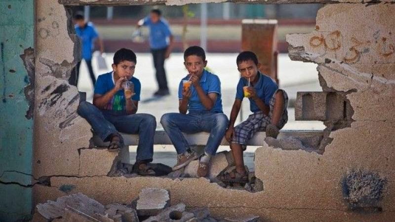 ΣΥΓΚΛΟΝΙΣΤΙΚΟ βίντεο: Επιστροφή στα σχολεία στη Γάζα... Πώς είναι το μάθημα στα χαλάσματα; [video] - Φωτογραφία 1