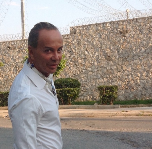 Ο Λάκης Γαβαλάς πήγε στις φυλακές Κορυδαλλού - Φωτογραφία 2