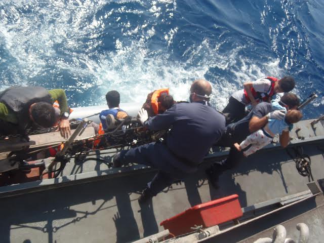 Λέσβος: 40 μετανάστες διέσωσε κανονιοφόρος του Πολεμικού Ναυτικού - Φωτογραφία 4