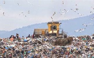 Διαχωρισμός σκουπιδιών από τον ΧΥΤΑ Πολυγύρου - Φωτογραφία 1