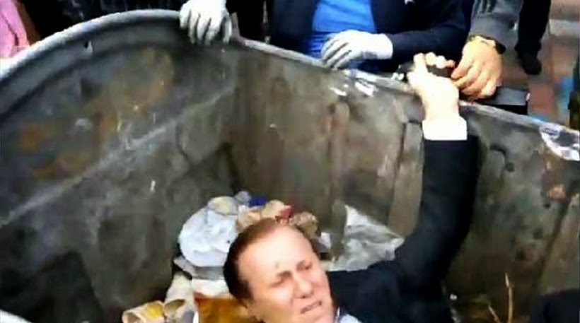 Βίντεο: Πέταξαν στα σκουπίδια Ουκρανό βουλευτή! - Φωτογραφία 1