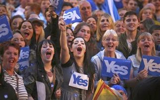 Η Σκωτία αποφασίζει, η Μεγάλη Βρετανία τρίζει - Φωτογραφία 1