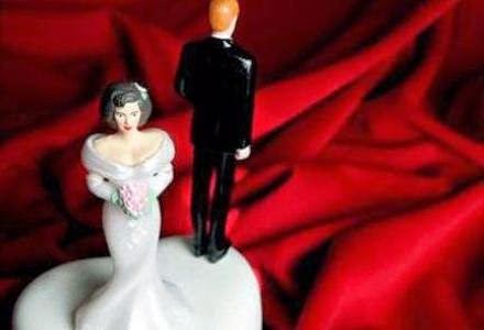 Διαζύγιο για διάσημο ζευγάρι μετά από 1 χρόνο γάμου - Φωτογραφία 1