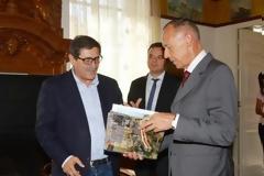 Η Πάτρα πρώτος σταθμός των επισκέψεων του Ρώσου πρέσβη - Συνάντηση με τον δήμαρχο Κώστα Πελετίδη