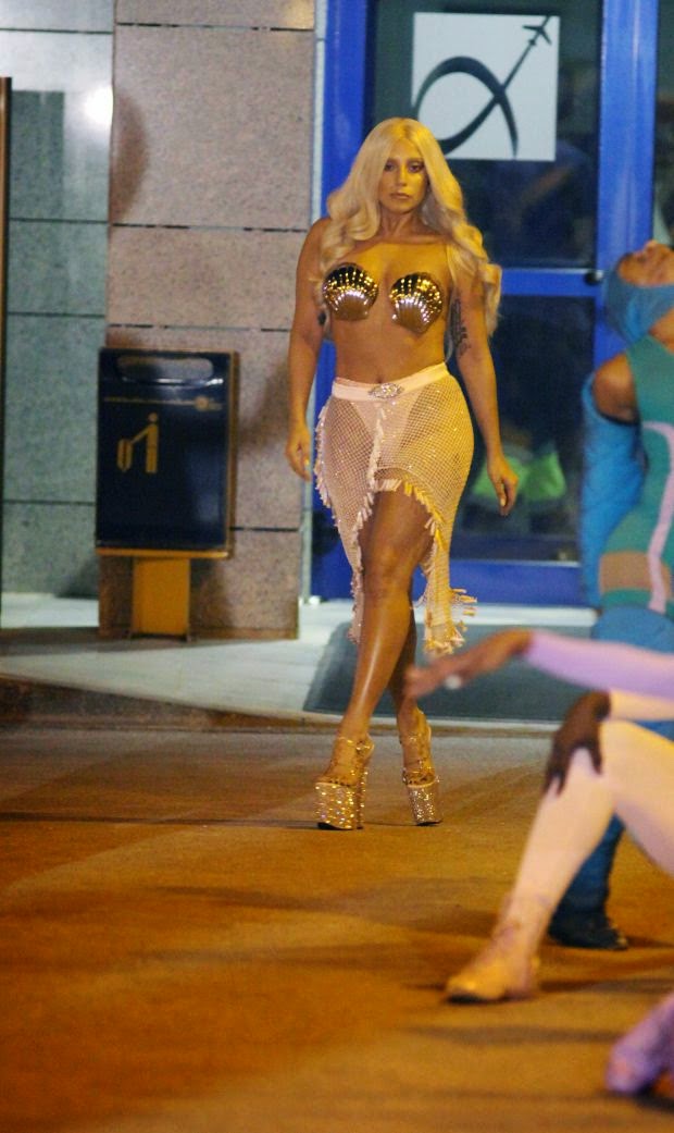 Η Lady Gaga έκανε αισθητή την παρουσία της στην Αθήνα! - Φωτογραφία 6