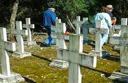 Προσκύνημα στους τάφους των εκτελεσμένων μαχητών του Εμφυλίου 1946-1949 στο Λαζαρέτο Κέρκυρας - Φωτογραφία 1