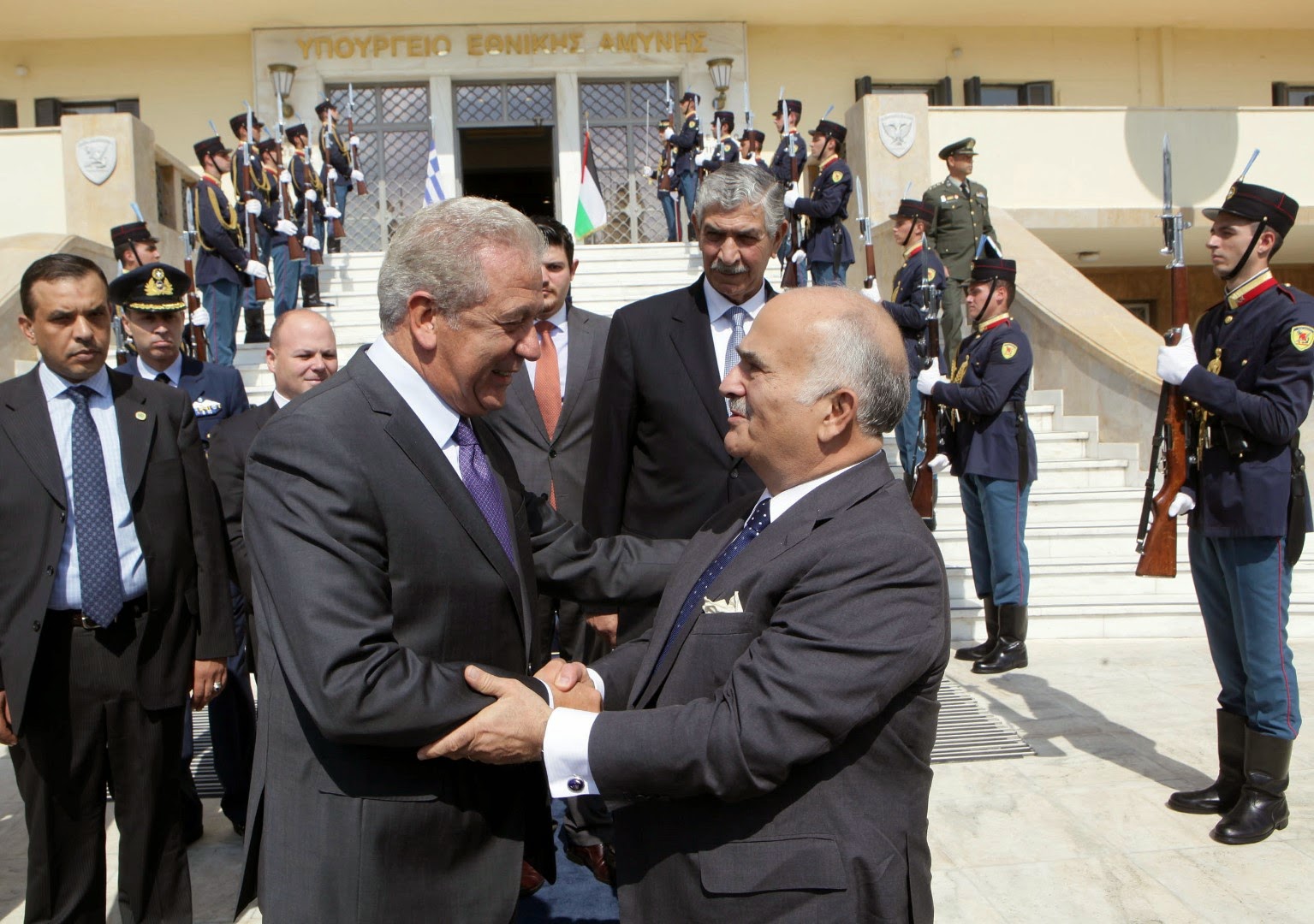 Συνάντηση ΥΕΘΑ Δημήτρη Αβραμόπουλου με τον Πρίγκιπα της Ιορδανίας El-Hassan Bin Talal - Φωτογραφία 1