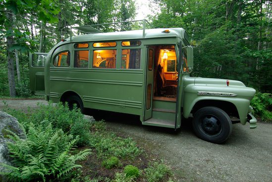 Βλέπεις ένα παλιό σχολικό λεωφορείο;;; Θα πάθεις πλάκα αν δεις τί κρύβεται στο εσωτερικό του! (PHOTOS) - Φωτογραφία 3