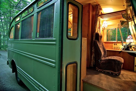 Βλέπεις ένα παλιό σχολικό λεωφορείο;;; Θα πάθεις πλάκα αν δεις τί κρύβεται στο εσωτερικό του! (PHOTOS) - Φωτογραφία 9