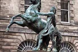 Στην Αθήνα δεν υπάρχει άγαλμα του Μεγάλου Αλεξάνδρου, ενώ στο Εδιμβούργο υπάρχει! [photos] - Φωτογραφία 1