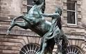 Στην Αθήνα δεν υπάρχει άγαλμα του Μεγάλου Αλεξάνδρου, ενώ στο Εδιμβούργο υπάρχει! [photos]