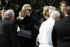 Συντετριμμένη η Kidman στην κηδεία του πατέρα της