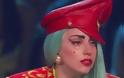 Ο Έλληνας  θαυμαστής που έκανε την Gaga να κλάψει επί σκηνής...Τι συνέβη;