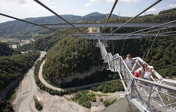 Η μεγαλύτερη κρεμαστή πεζογέφυρα στον κόσμο! - Φωτογραφία 7