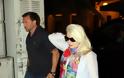 Η τρέλα κληρονομείται: Η μάνα της Lady Gaga με δερμάτινο κολάν και γυαλιά ηλίου το βράδυ! [photos] - Φωτογραφία 2