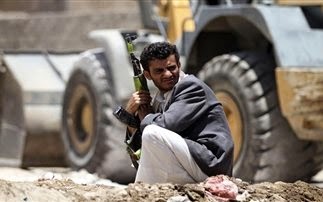 Συνεχίζονται οι μάχες μεταξύ σιιτών και σουνιτών στη Σαναά - Φωτογραφία 1