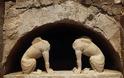 «Μαγεμένοι από την Αμφίπολη οι Έλληνες ξεχνούν την κρίση»