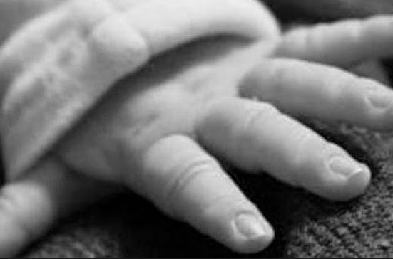 ΘΡΗΝΟΣ για το νεογέννητο που πέθανε κατά την αεροδιακομιδή του στο Ηράκλειο - Φωτογραφία 1
