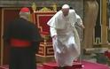 Επικυρίαρχο όλων θρησκειών εμφανίζει ο διεθνής τύπος τον Πάπα