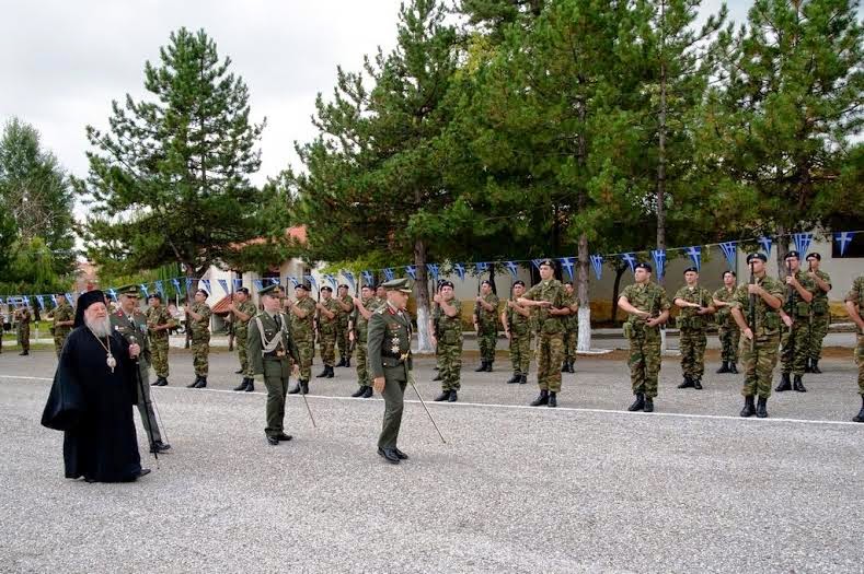 Απονομή Ταξιάρχη Αριστείου Ανδρείας στην Πολεμική Σημαία του 1ου ΣΠ - Φωτογραφία 3