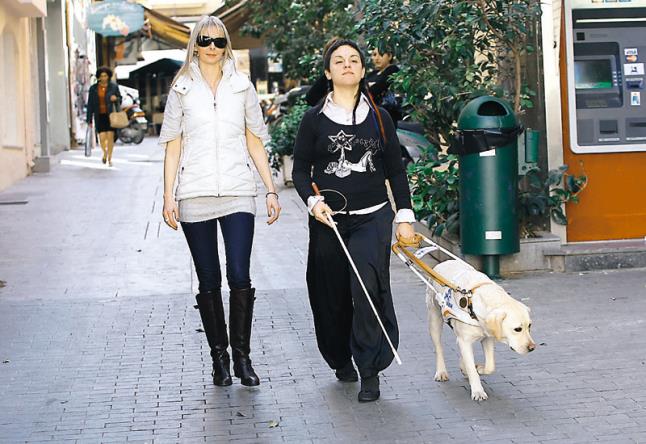 Ιωάννα Μαρία Γκέρτσου: Η ιδιοκτήτρια της μοναδικής ελληνικής Σχολής Σκύλων-Οδηγών Τυφλών... Είναι και η ίδια τυφλή σχεδόν εκ γενετής! [photos] - Φωτογραφία 2