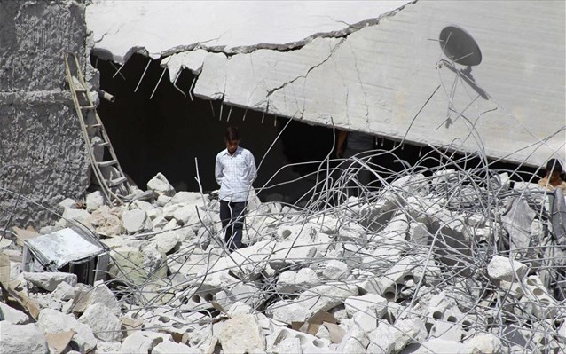 Ρωσία: Υπό αμφισβήτηση η νομιμότητα των αμερικανικών βομβαρδισμών στη Συρία - Φωτογραφία 1