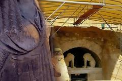 Η 4η πύλη «ξεκλειδώνει» το γρίφο...Υπάρχει και πέμπτος θάλαμος; [photos]
