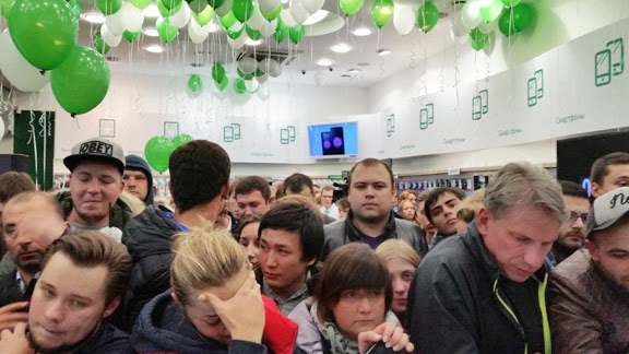 Πανικός τις πρώτες ώρες για το iphone 6 στην Ρωσία - Φωτογραφία 7