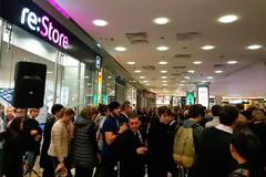 Πανικός τις πρώτες ώρες για το iphone 6 στην Ρωσία
