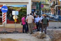 Πάτρα: Συγκέντρωση διαμαρτυρίας από κατοίκους και καταστηματάρχες στα Ταμπάχανα - Η ΔΕΗ μπλόκαρε τις εργασίες για τη Μίνι Περιμετρική