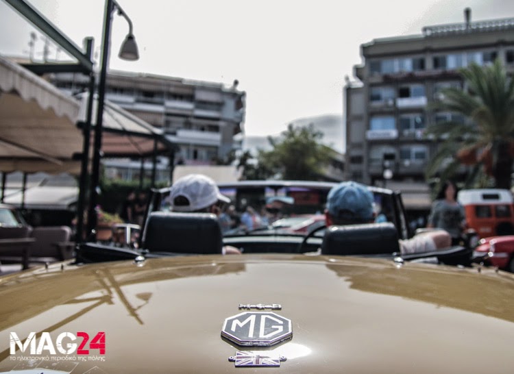 Χαμός από πανέμορφά ιστορικά αυτοκίνητα στη Πλατεία Ελευθερίας της Λαμίας - Φωτογραφία 13