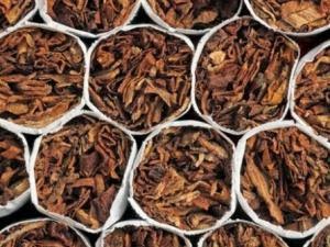 Πάτρα: Πωλούσαν λαθραία τσιγάρα στη λαϊκή αγορά - Φωτογραφία 1