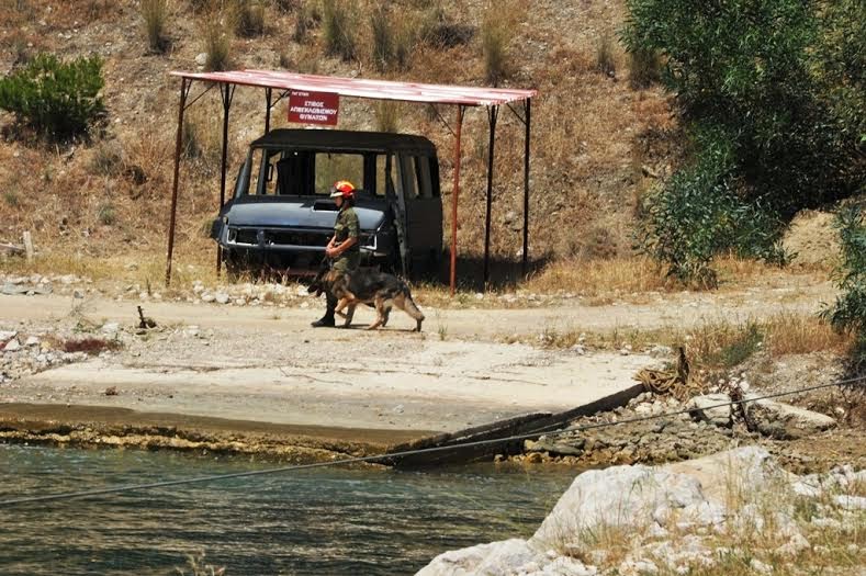 Τιμές κατά την ταφή Στρατιωτικού Σκύλου του 747 ΕΤΜΧ - Φωτογραφία 5