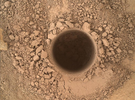 Curiosity: Βρήκε μια... μπάλα στην επιφάνεια του Άρη - Φωτογραφία 2